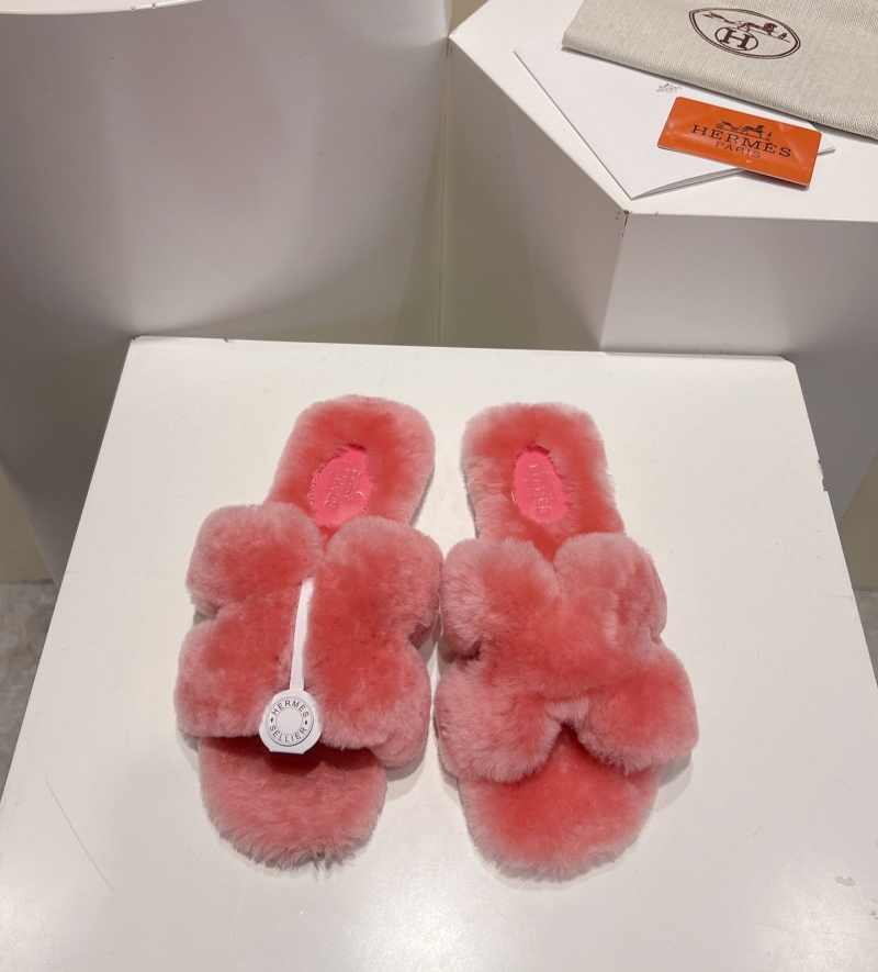 H**mes slippers